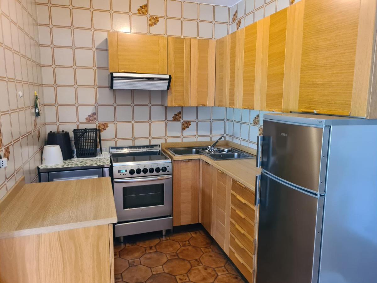 Appartment Deville With Garden โมเอนา ภายนอก รูปภาพ