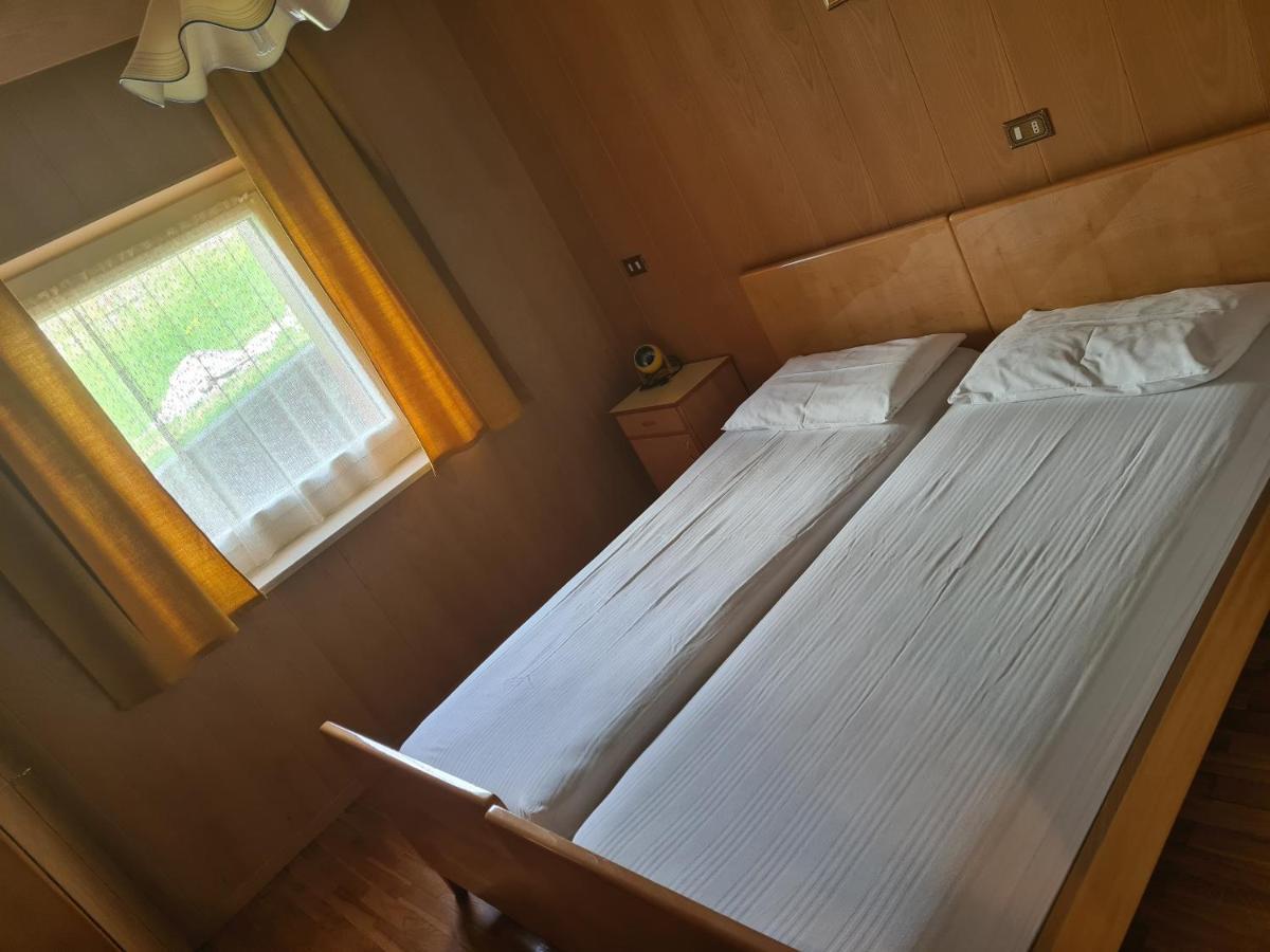 Appartment Deville With Garden โมเอนา ภายนอก รูปภาพ